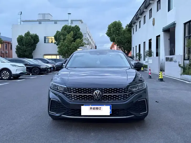 Volkswagen Passat, 2024