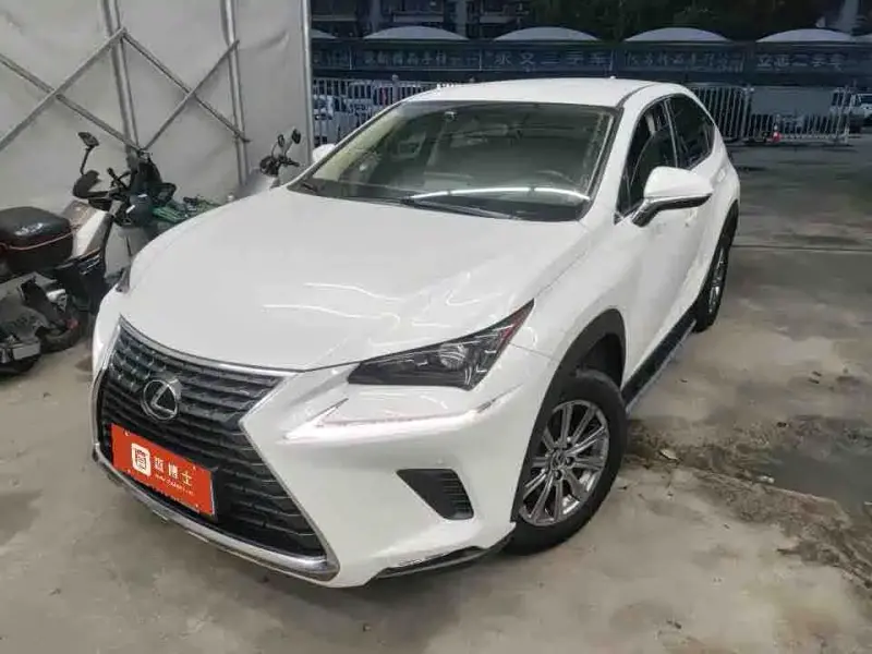 Lexus NX, 2021