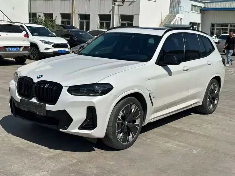 BMW iX3, 2022