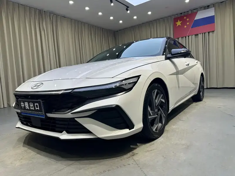 Hyundai Elantra, 2023