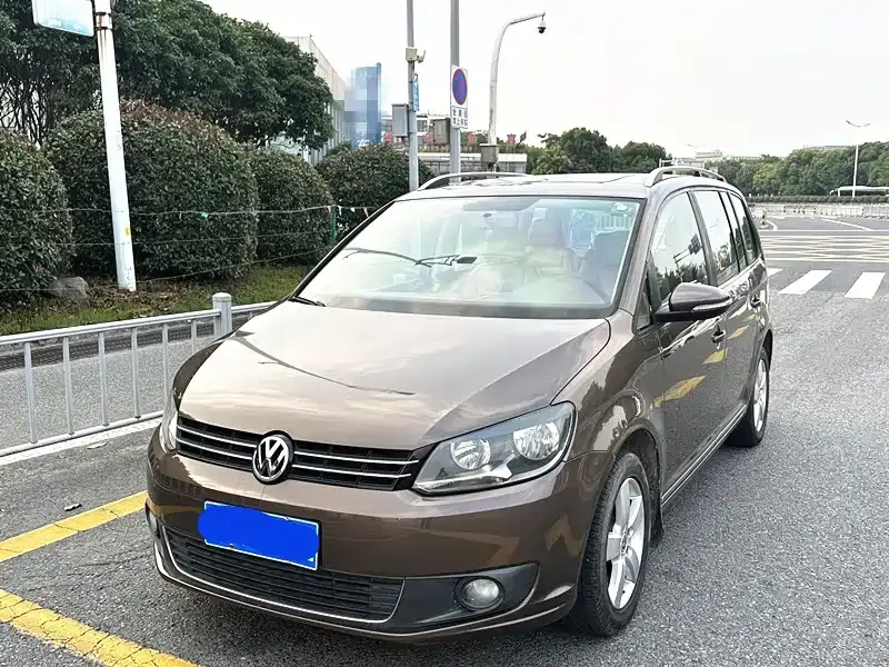 Volkswagen Touran, 2011