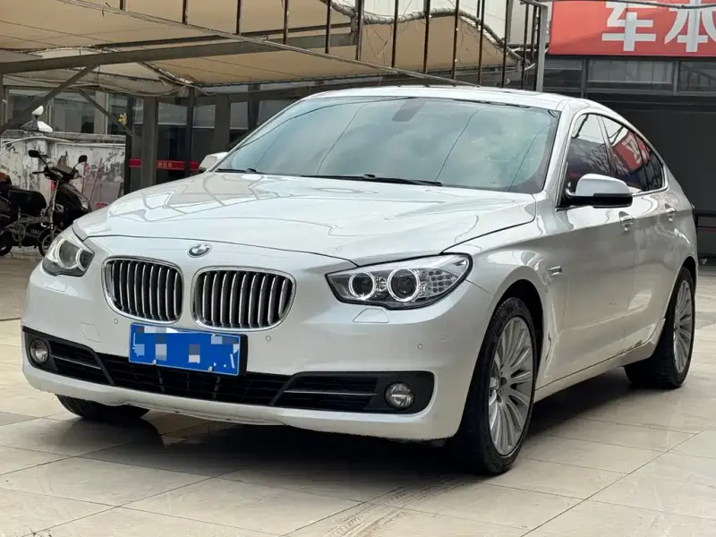 BMW 5 Series GT, 2017 — фото 1