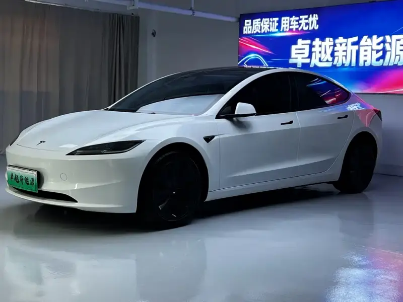 Tesla Model 3, 2025