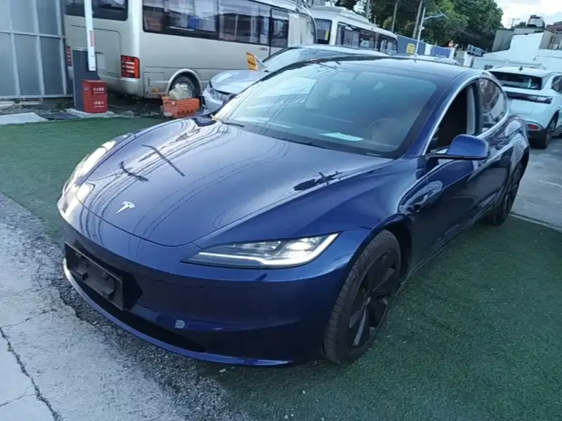 Tesla Model 3, 2025