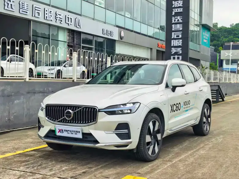 Volvo XC60 PHEV, 2024