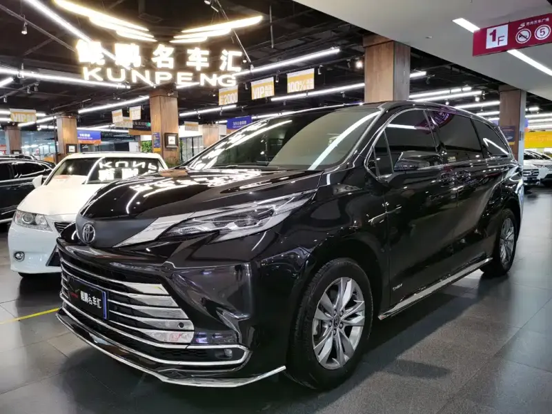 Toyota Sienna, 2025