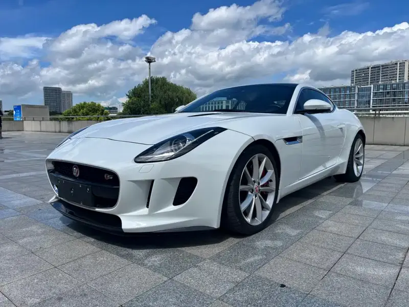 Jaguar F-TYPE, 2015