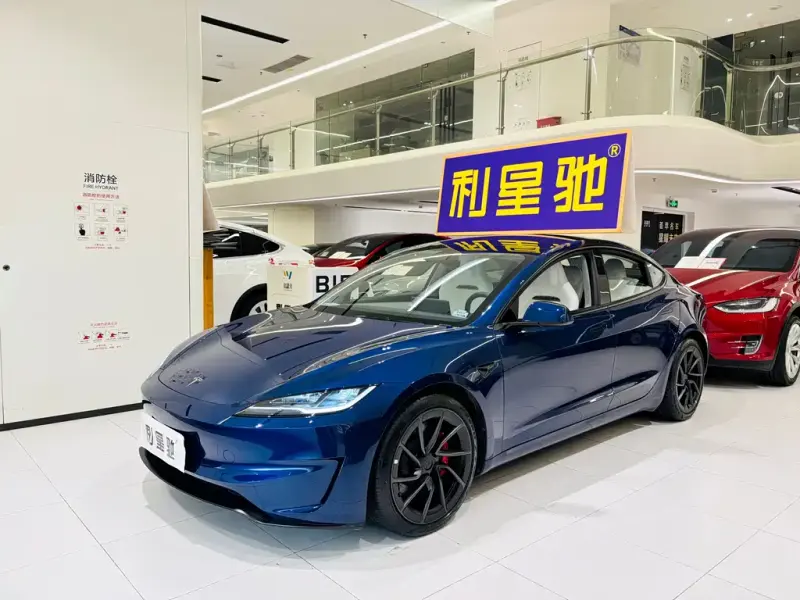 Tesla Model 3, 2024