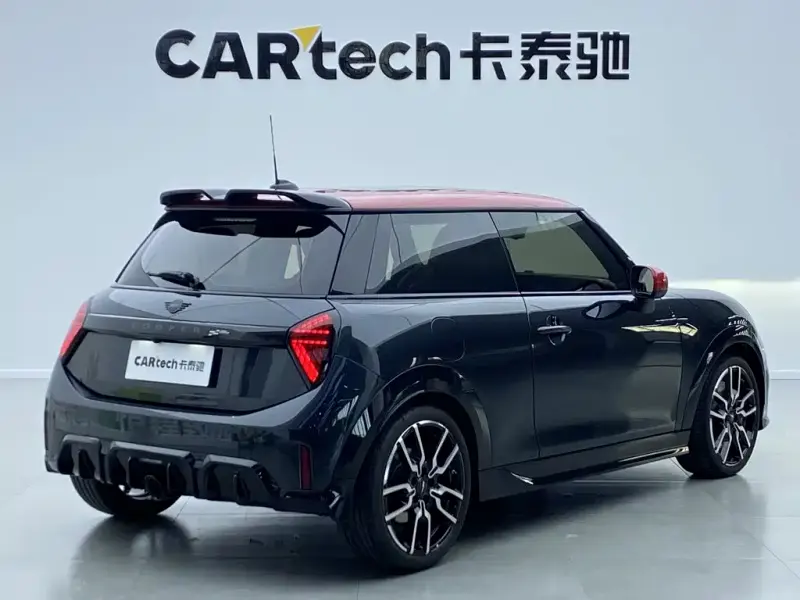 MINI JCW, 2025