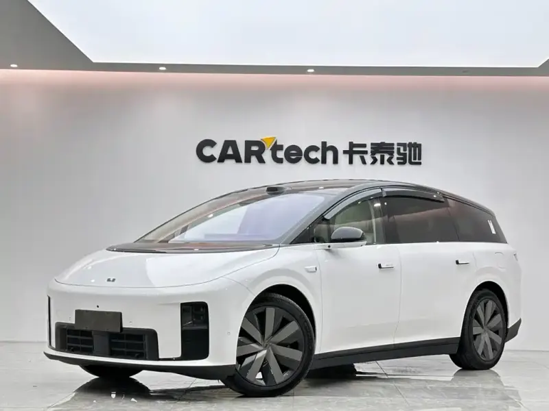 Li Auto i8, 2025