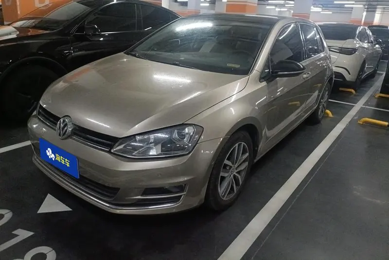 Volkswagen Golf 230TSI Auto Luxury Anniversary Edition, 2017 — фото 1