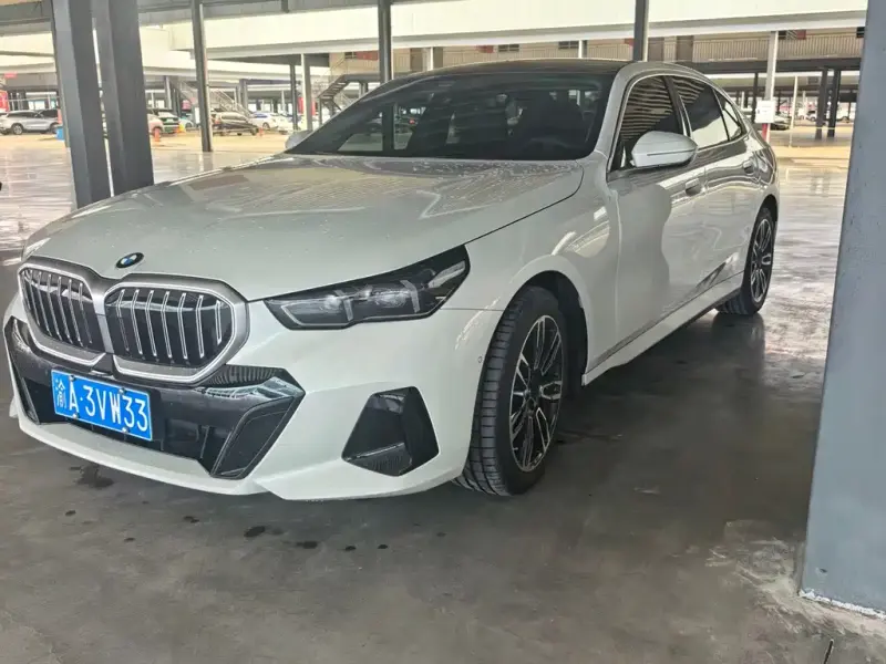BMW 5 Series, 2026