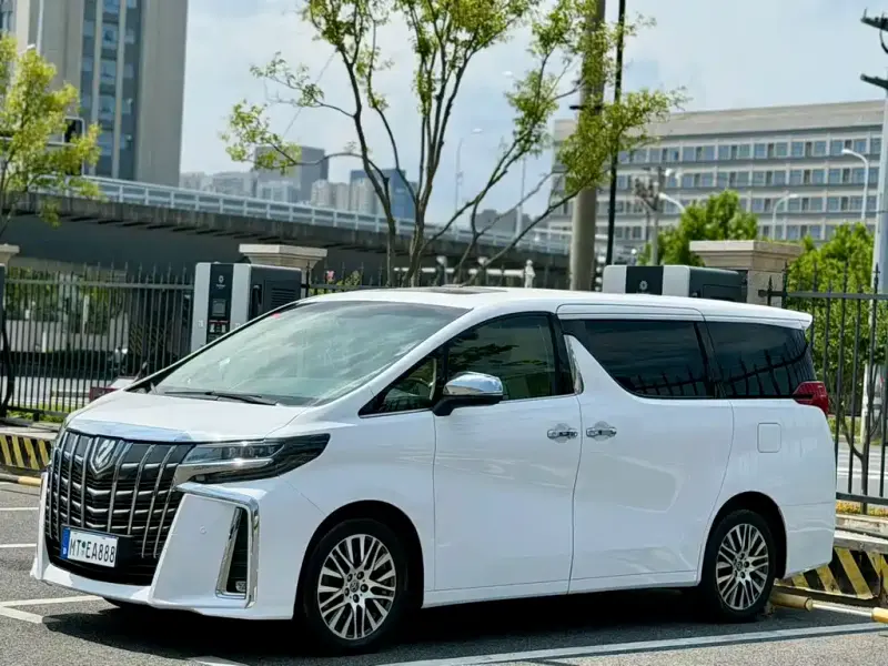 Toyota Alphard, 2018