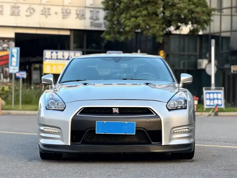 Nissan GT-R Nissan GT-R 2012 3.8T Premium Edition, 2011 — фото 1