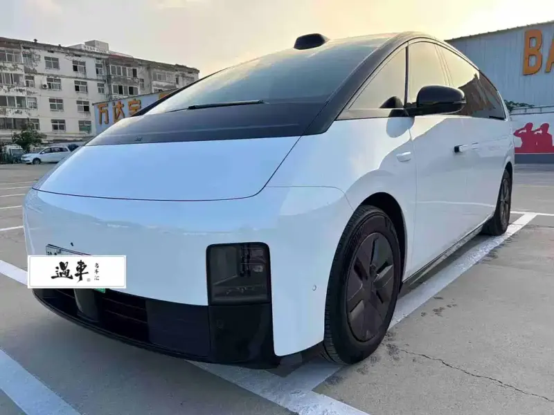 Li Auto Li MEGA, 2024