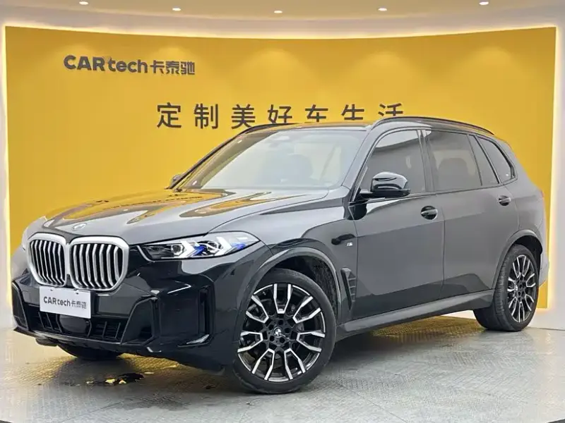 BMW X5 BMW X5 2023 xDrive 40Li M Sport Night Package, 2024 — фото 1