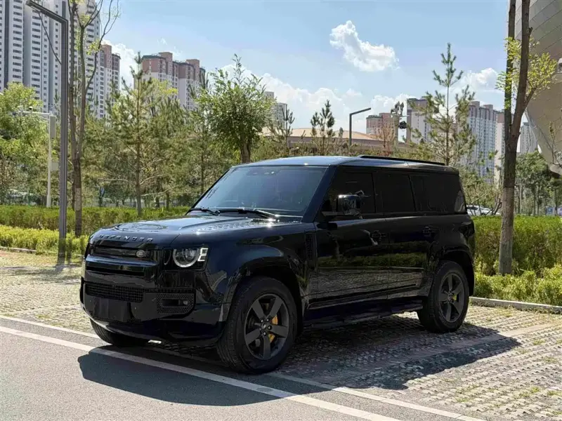 Land Rover Defender, 2025