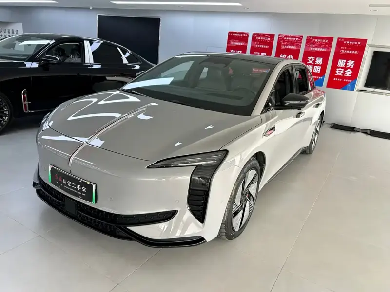 Hongqi EH7, 2025