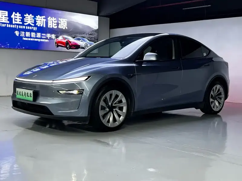 Tesla Model Y, 2025