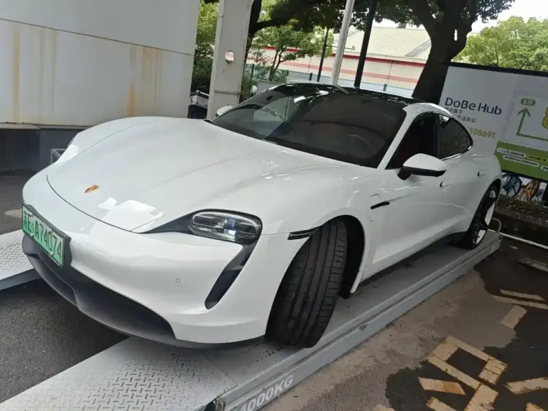 Porsche Taycan, 2024