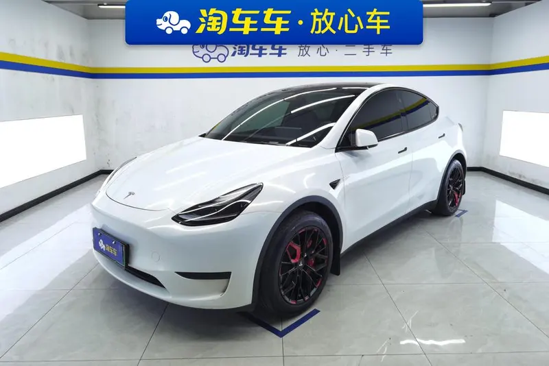 Tesla Model Y, 2024