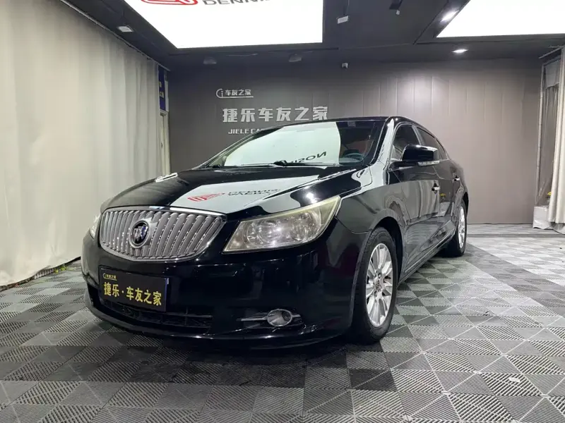 Buick LaCrosse, 2012