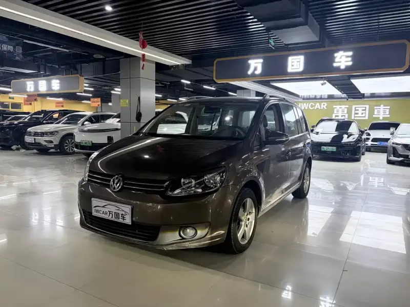 Volkswagen Touran, 2013