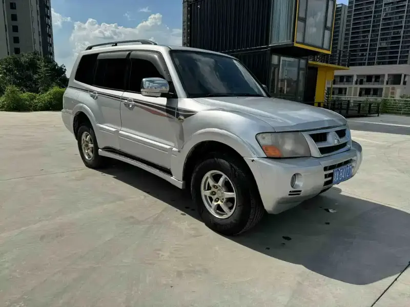 Mitsubishi Pajero, 2010