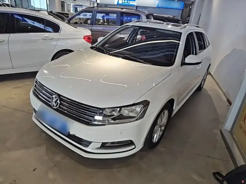 Volkswagen Gran Lavida Volkswagen Lavida Variant 2015 230TSI DSG Comfort Edition, 2017 — фото 1
