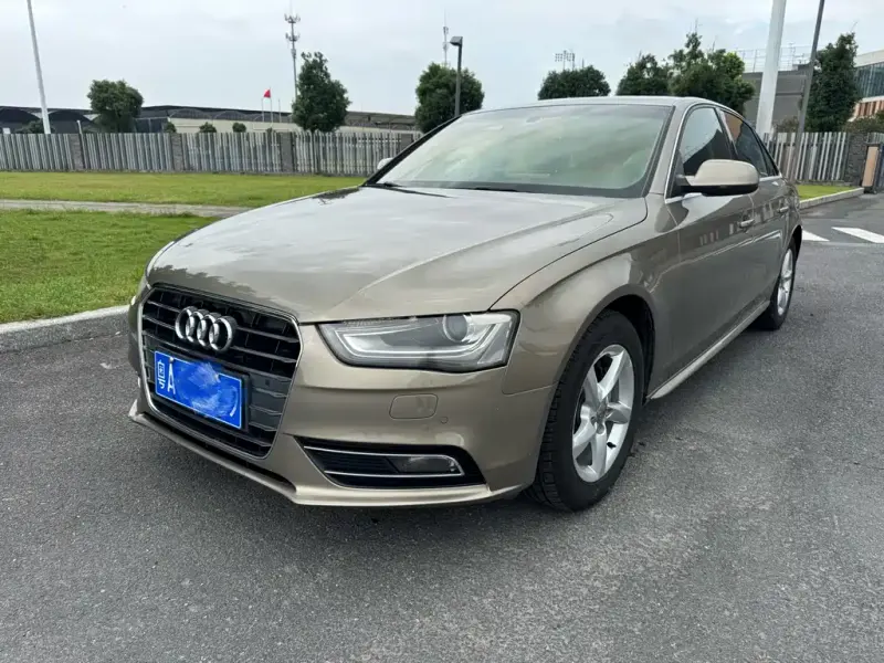 Audi A4L Audi A4L 2013 35 TFSI Auto Comfort Type, 2012 — фото 1