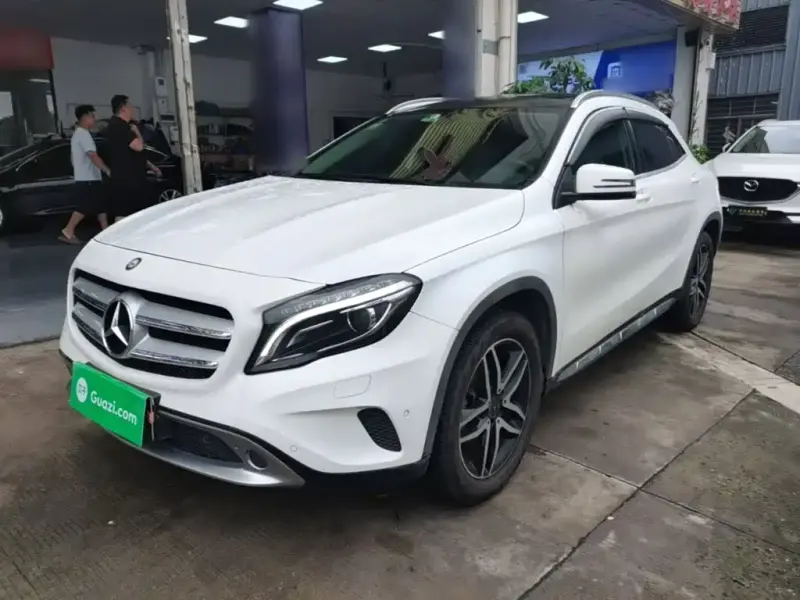 Mercedes-Benz GLA, 2015