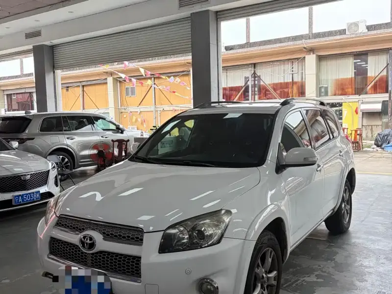 Toyota RAV4, 2013