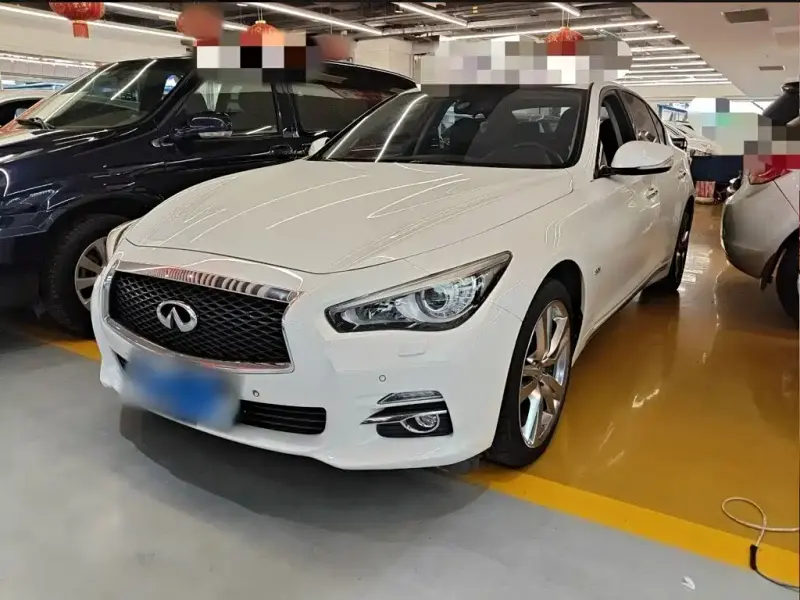 Infiniti Q50L, 2015
