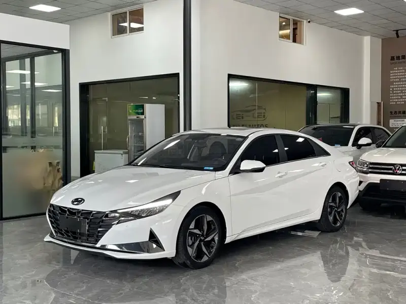 Hyundai Elantra, 2023