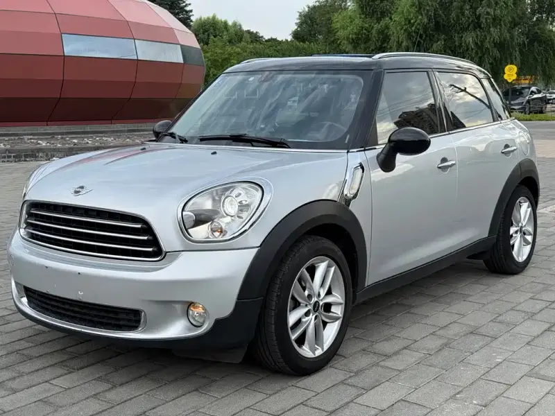MINI Countryman, 2011