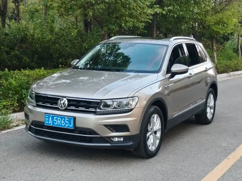 Volkswagen Tiguan Tiguan 2019 версия 330TSI полный привод версия, 2019 — фото 1