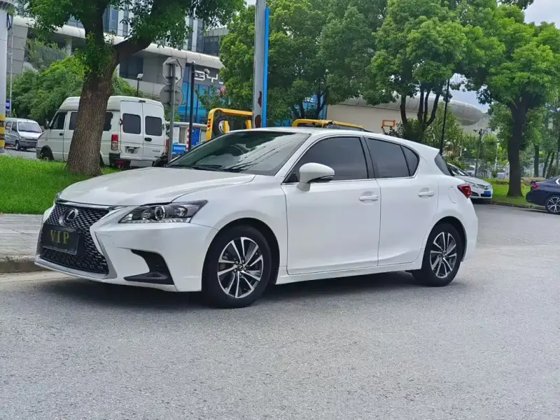 Lexus CT, 2018