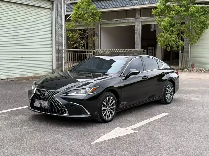 Lexus ES, 2024