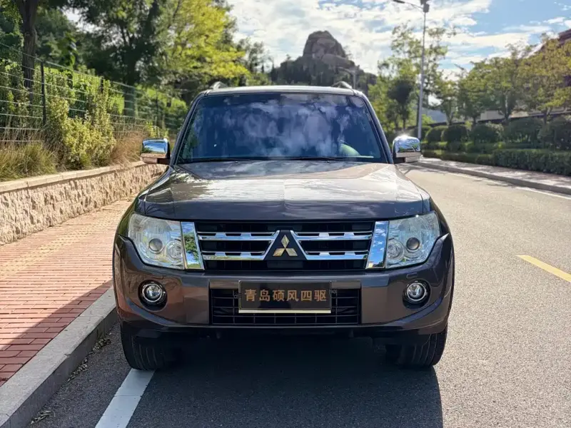 Mitsubishi Pajero (Import), 2014
