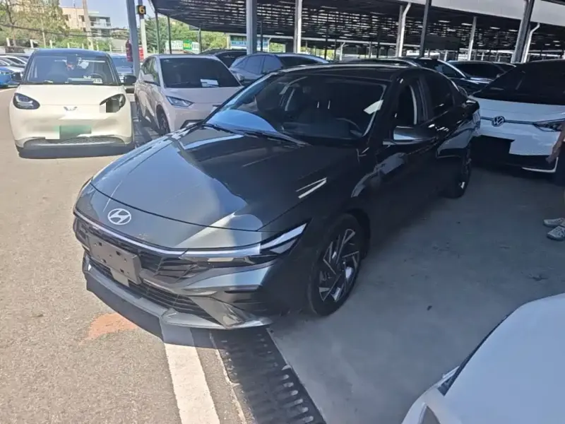 Hyundai Elantra, 2025