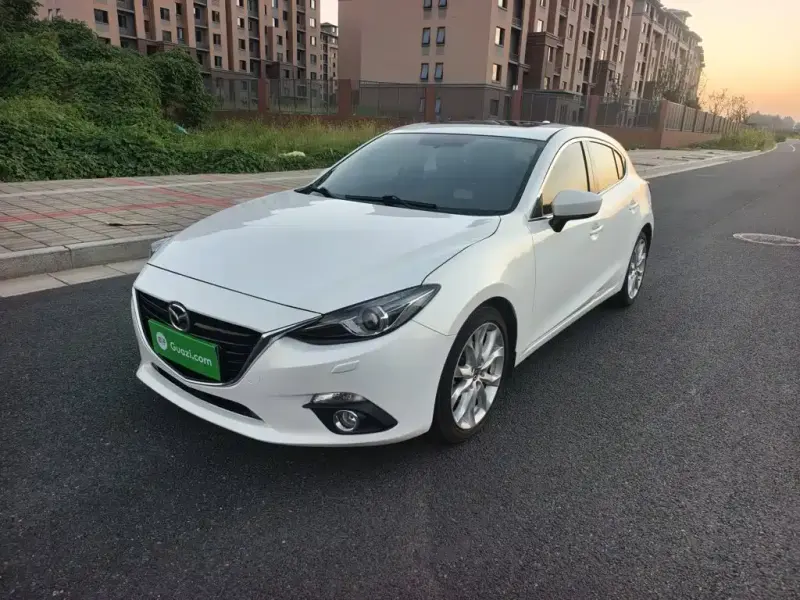 Mazda 3 Axela, 2015