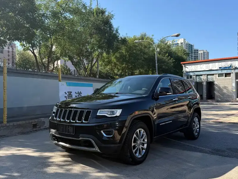 Jeep Grand Cherokee (Import), 2015