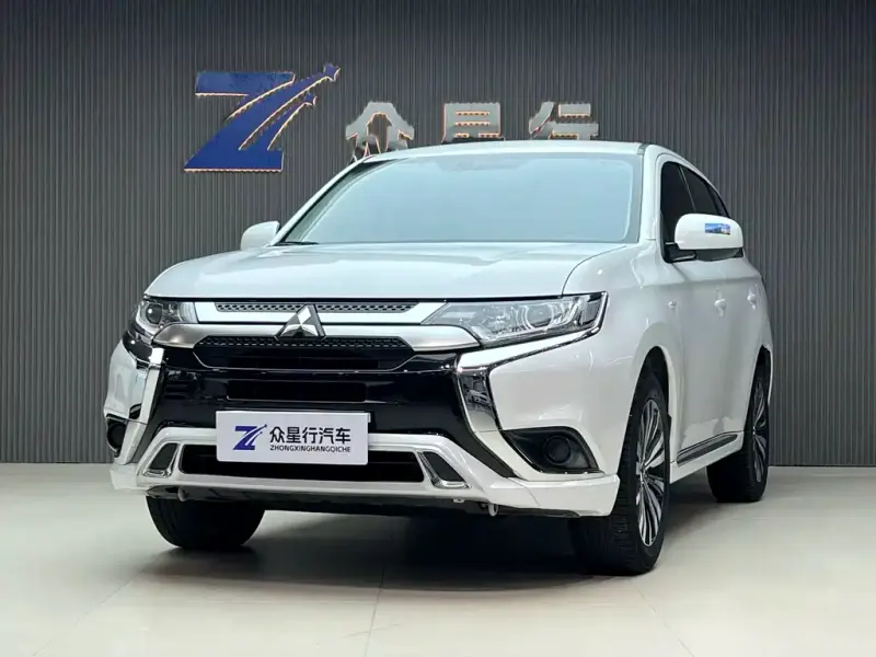 Mitsubishi Outlander, 2023
