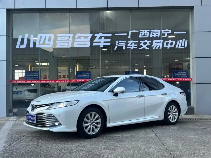 Toyota Camry, 2020