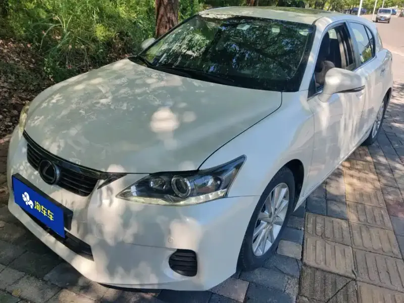 Lexus CT, 2012