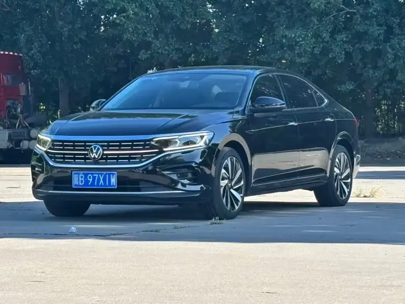 Volkswagen Passat, 2022