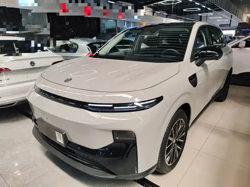 Leapmotor B10, 2025
