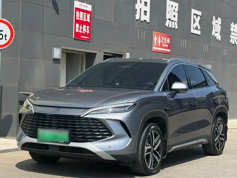 BYD L DM-i, 2025