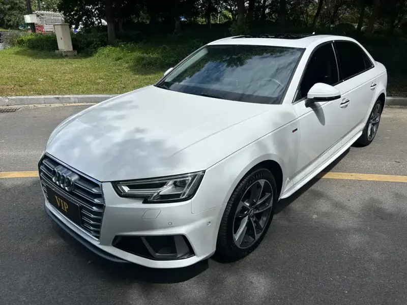 Audi A4L, 2020