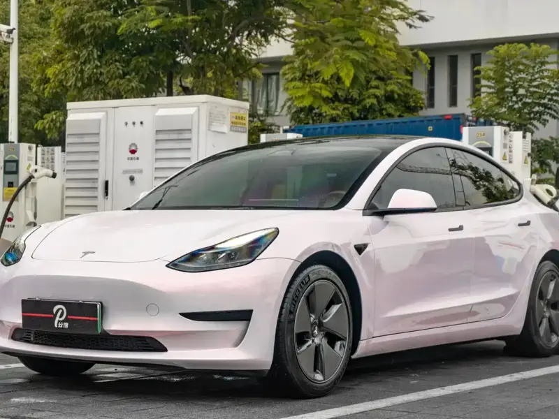Tesla Model 3, 2022